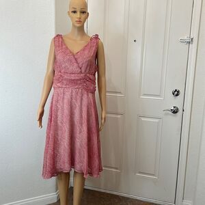 DJ Summers Dress Sz 12P V Neck Sleeveless Red White Sheer Lined Midi Slimming